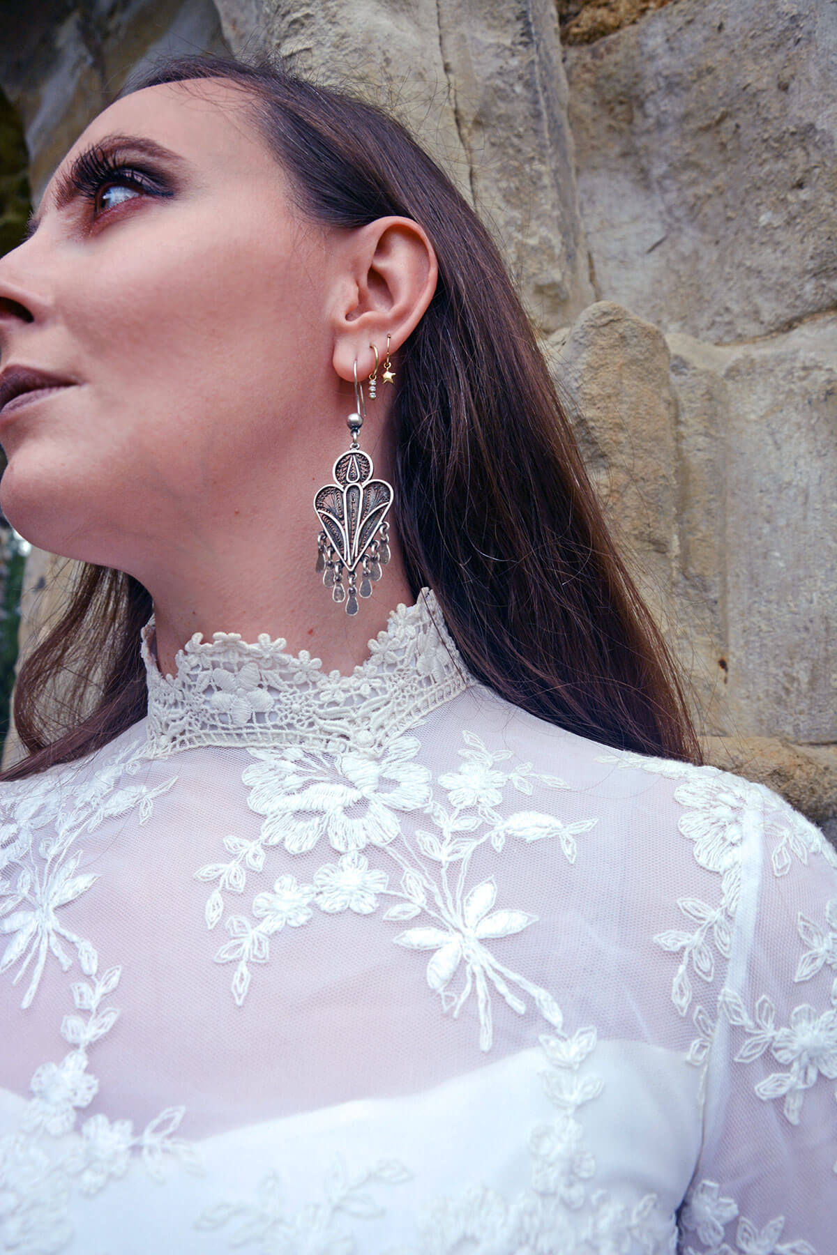 Jewellery Influencer in Silver Jewelery Gothic Ghost Look
