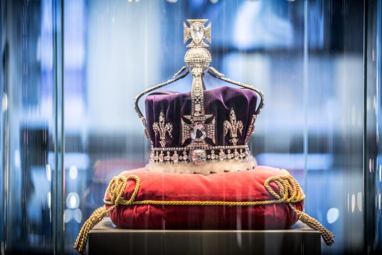 Crown of the Queen Mother replica at Royal Coster Diamonds exhibition - Attribution- AlinavdMeulen