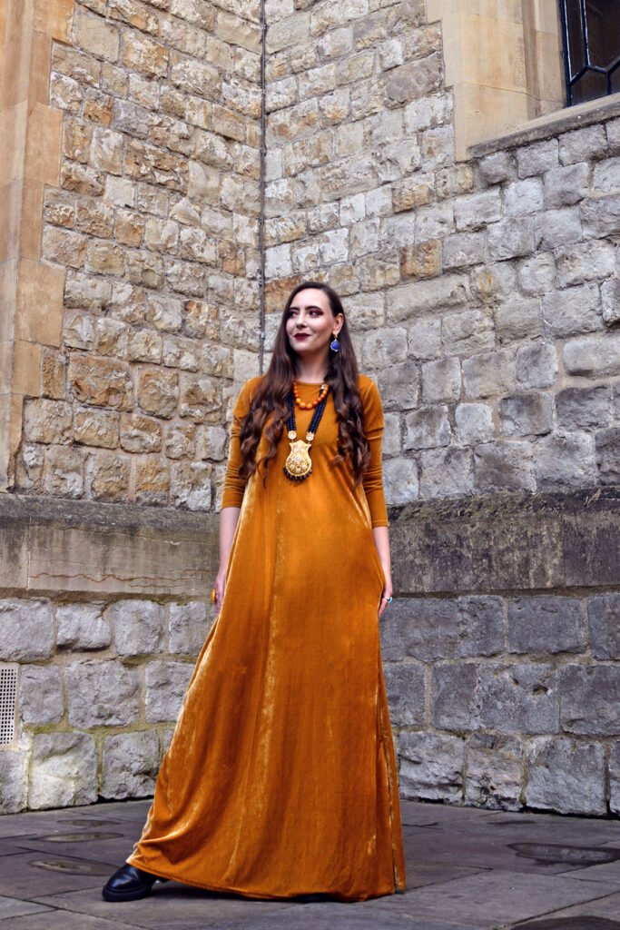 The Curse of the Koh-i-Noor Diamond - Influencer in Traditional Indian Jewellery at Tower of London