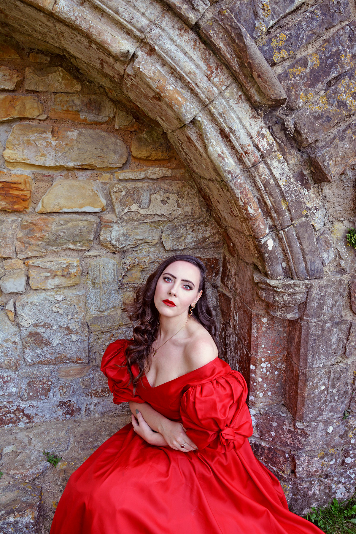 Vampire Jewellery History Vampire Teeth Pendant with Rubies - Full Look in Ruined Abbey